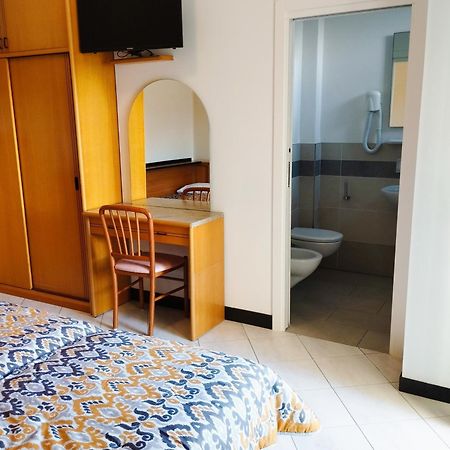 Hotel Excelsior Червия Екстериор снимка