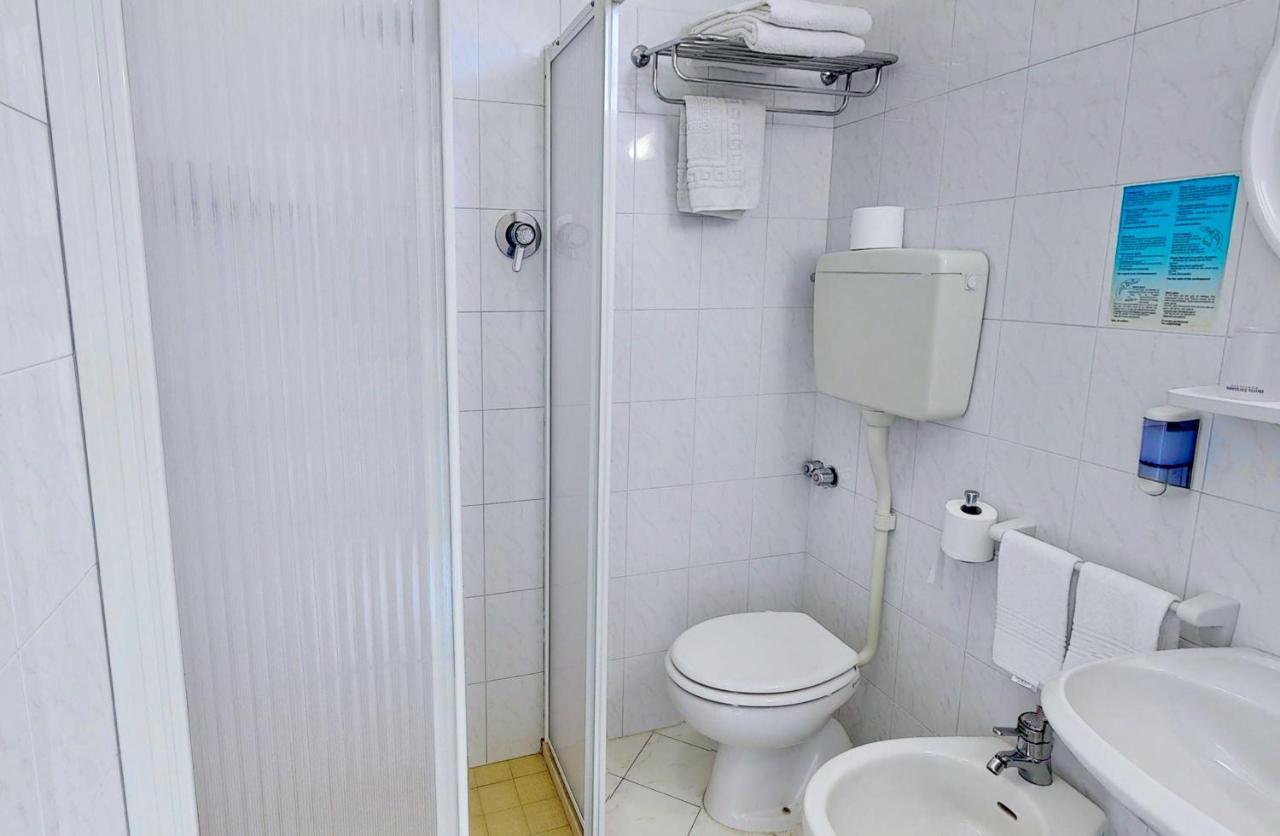 Hotel Excelsior Червия Екстериор снимка