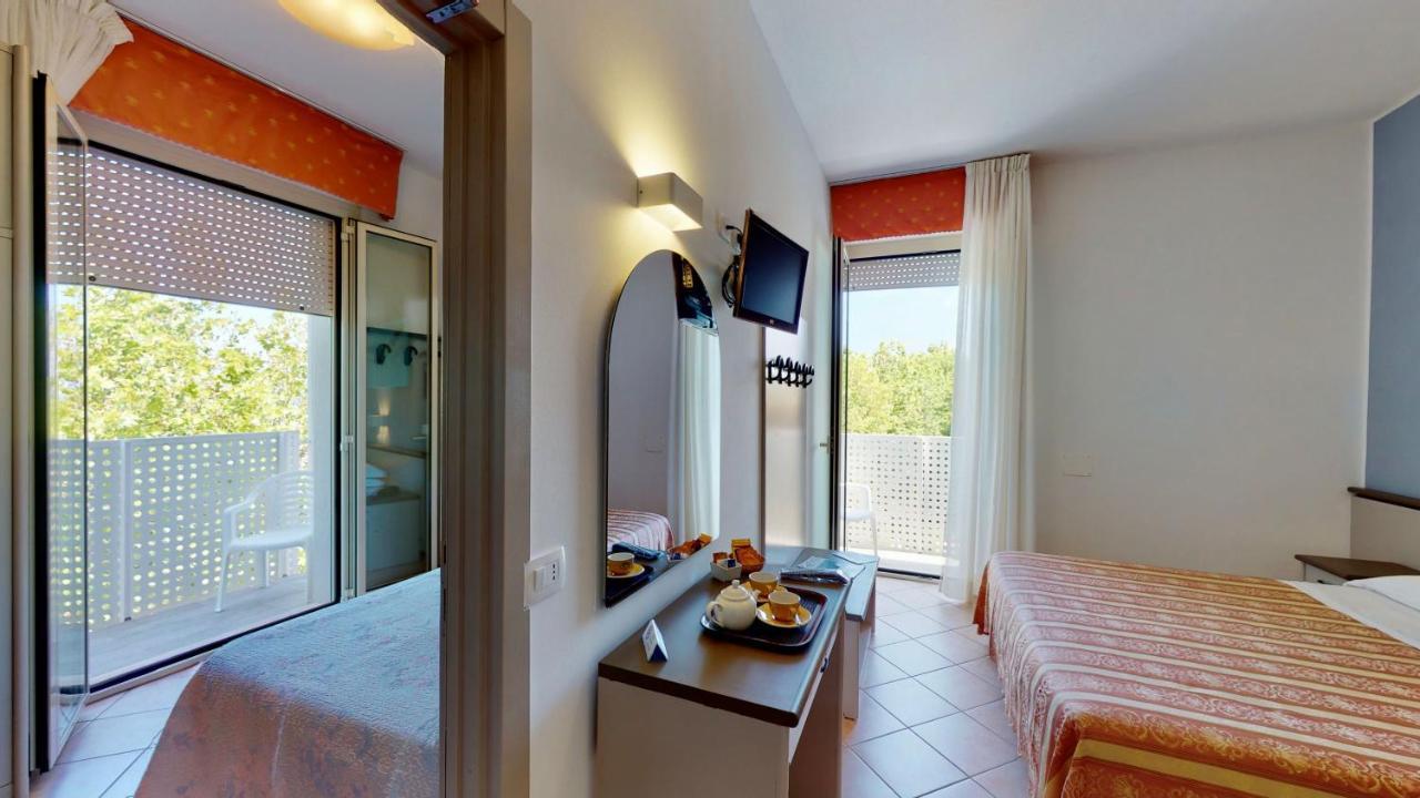 Hotel Excelsior Червия Екстериор снимка