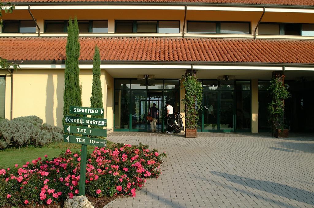 Hotel Excelsior Червия Екстериор снимка