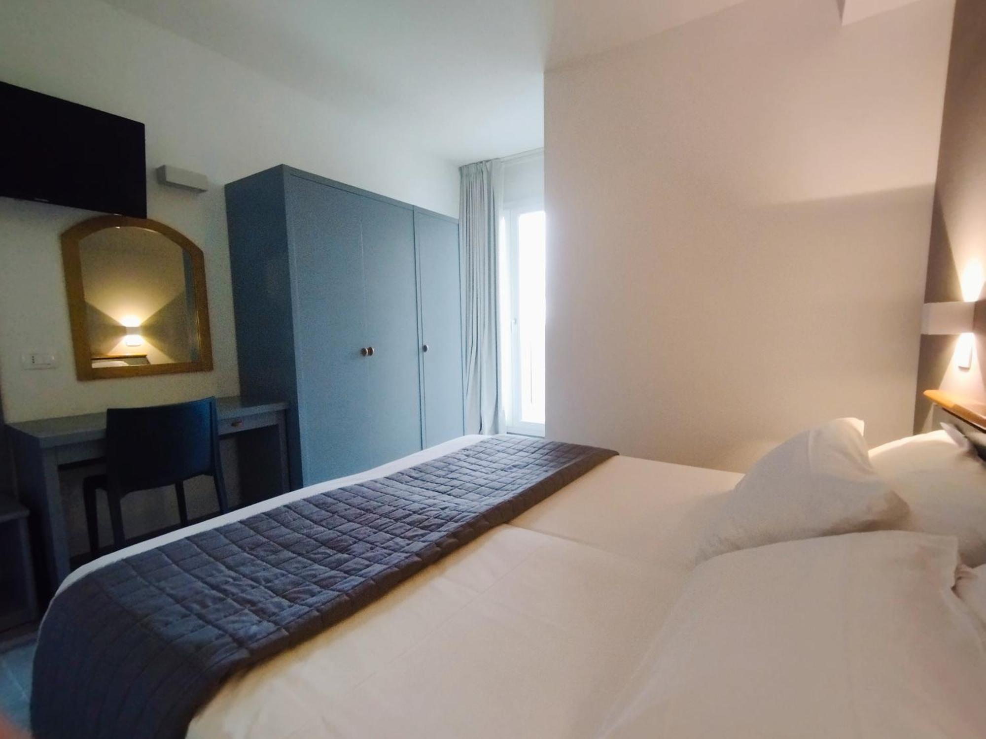 Hotel Excelsior Червия Екстериор снимка