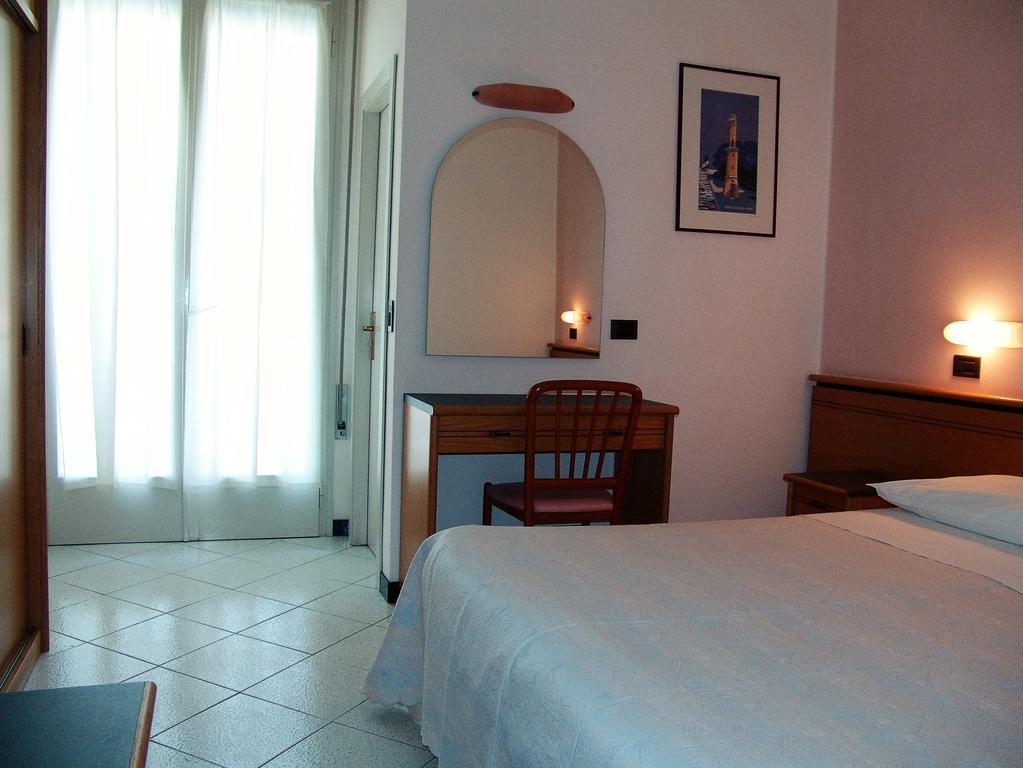 Hotel Excelsior Червия Екстериор снимка