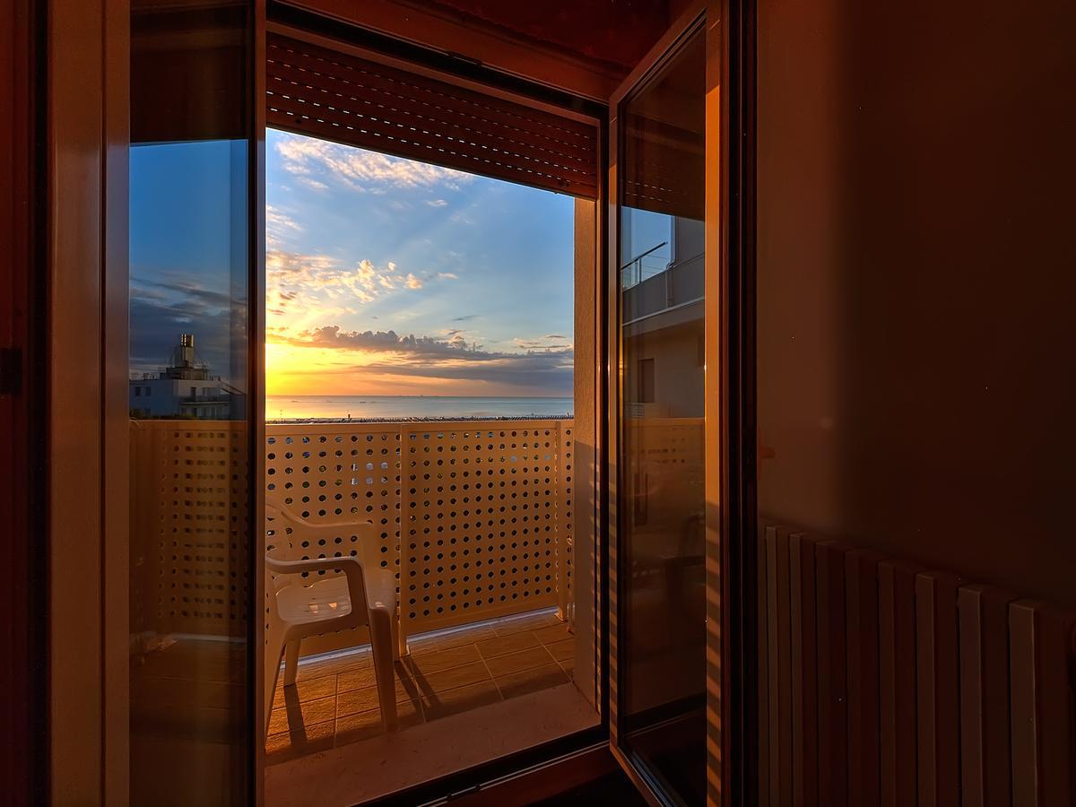 Hotel Excelsior Червия Екстериор снимка